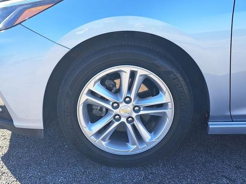 Arctic Blue Metallic 2017 Chevrolet Cruze LT