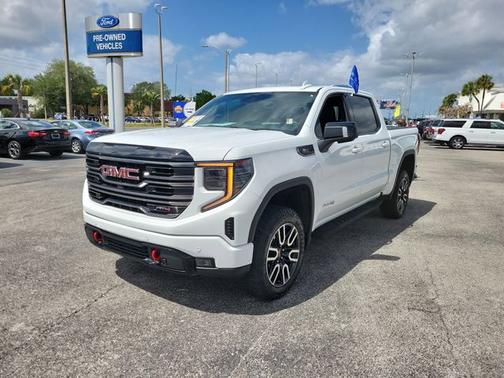 Summit White 2025 GMC Sierra 1500 AT4
