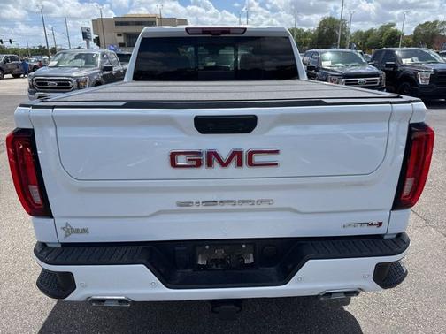 Summit White 2025 GMC Sierra 1500 AT4