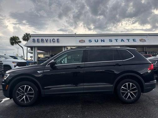 Deep Black Pearl Effect 2021 Volkswagen Tiguan 2.0T SE