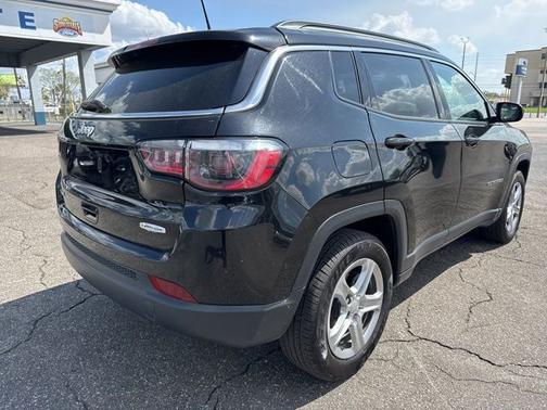 2024 Jeep Compass LATITUDE