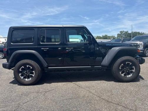 Black Clearcoat 2024 Jeep Wrangler RUBICON