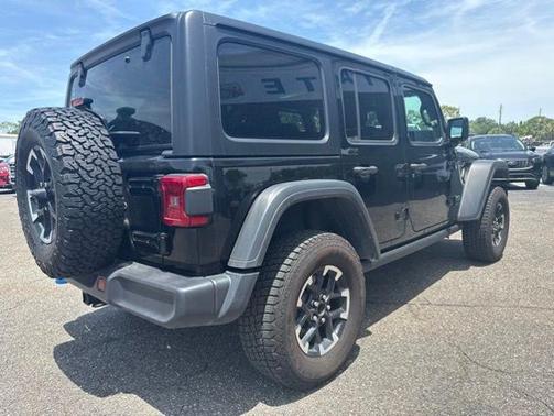 Black Clearcoat 2024 Jeep Wrangler RUBICON