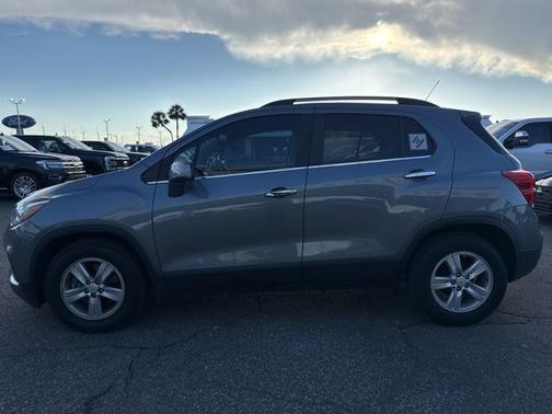 Satin Steel Metallic 2019 Chevrolet Trax LT