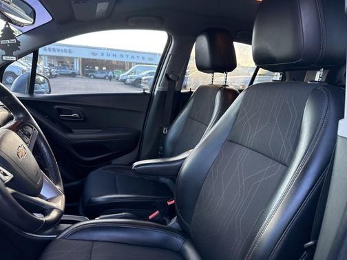 Satin Steel Metallic 2019 Chevrolet Trax LT