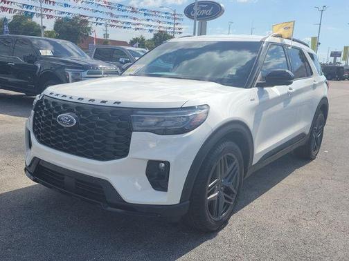 White Metallic 2025 Ford Explorer ST-Line