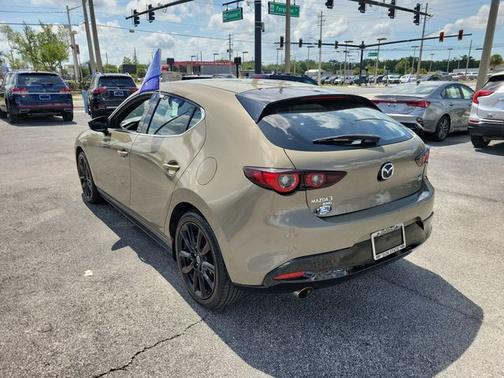 ZIRCON SAND METALLIC 2024 Mazda Mazda3 2.5