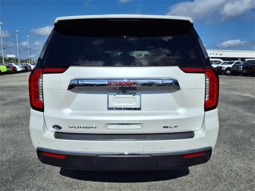 2022 GMC Yukon XL SLT