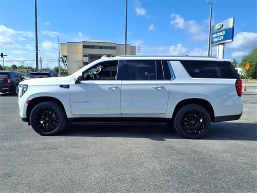 2022 GMC Yukon XL SLT