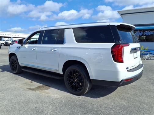 2022 GMC Yukon XL SLT