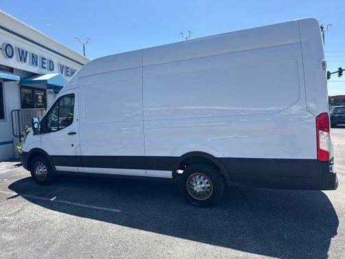 Oxford White 2023 Ford Transit-250 Base