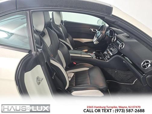 White 2015 Mercedes-Benz SL-Class 2dr Roadster SL 550
