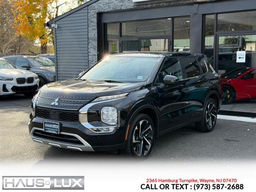 2023 Mitsubishi Outlander SE