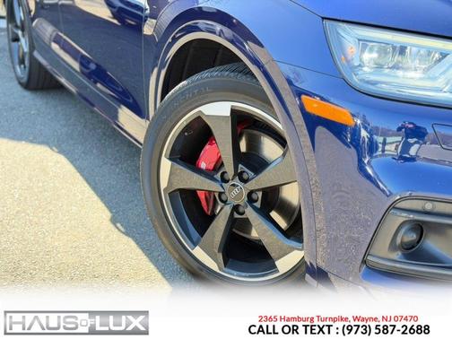 Navarra Blue Metallic 2019 Audi SQ5 3.0T Prestige