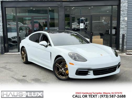 Carrara White Metallic 2018 Porsche Panamera 4