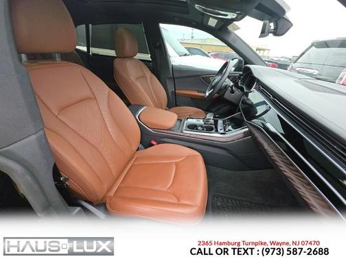 Orca Black Metallic 2020 Audi Q8 55 Prestige