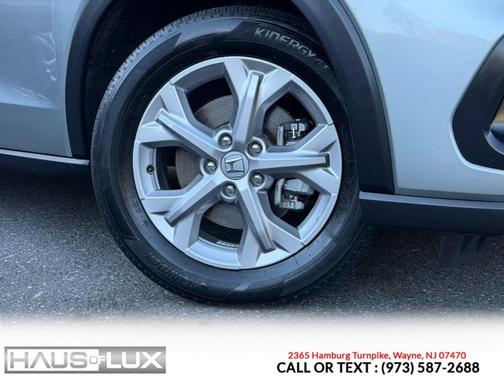 Lunar Silver Metallic 2025 Honda HR-V LX