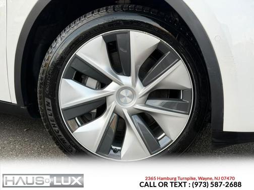 Pearl White Multi-Coat 2022 Tesla Model Y Long Range Dual Motor All-Wheel Drive