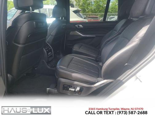 Mineral White Metallic 2021 BMW X7 xDrive40i