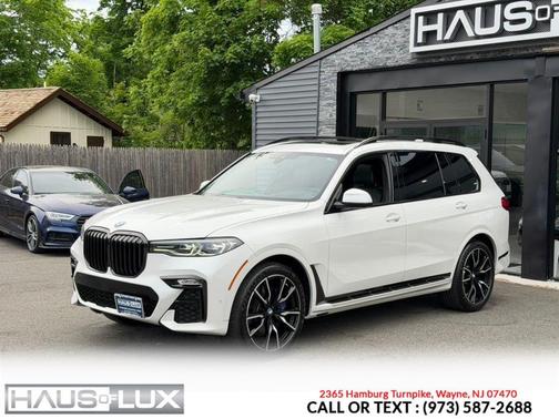 Mineral White Metallic 2021 BMW X7 xDrive40i