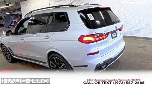 Mineral White Metallic 2021 BMW X7 xDrive40i