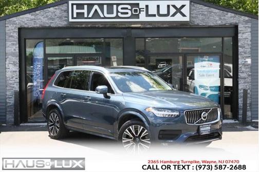 2022 Volvo XC90 T6 Momentum