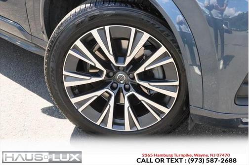 2022 Volvo XC90 T6 Momentum