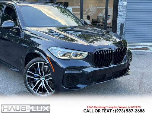 Black 2022 BMW X5 xDrive40i