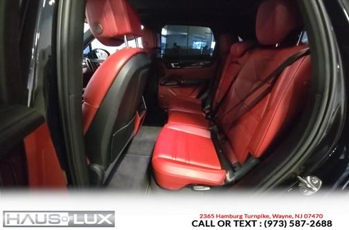 Jet Black Metallic 2019 Porsche Cayenne S