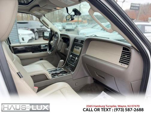 2017 Lincoln Navigator Select