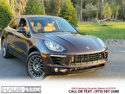 Mahogany Metallic 2017 Porsche Macan Macan
