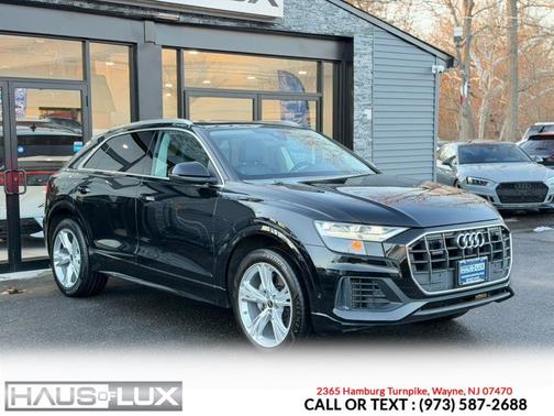 2022 Audi Q8 55 Premium Plus