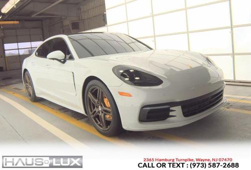 Carrara White Metallic 2018 Porsche Panamera 4