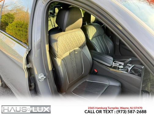 Bernina Grey Amber Effect Metallic 2022 BMW M550 i Xdrive