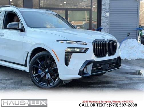 2023 BMW X7 M60i