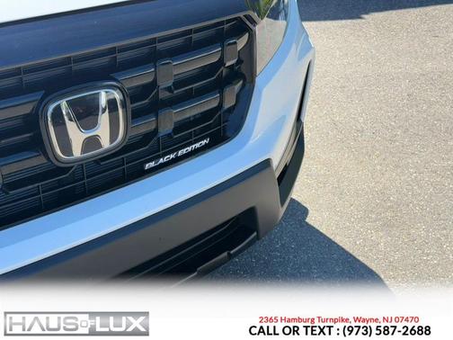 Platinum White Pearl 2025 Honda Ridgeline Black