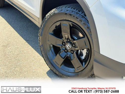 Platinum White Pearl 2025 Honda Ridgeline Black