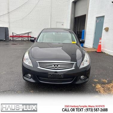 2015 INFINITI Q40 Base