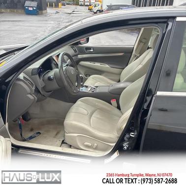 2015 INFINITI Q40 Base