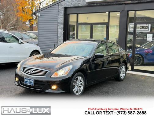 2015 INFINITI Q40 Base