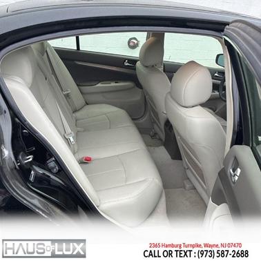 2015 INFINITI Q40 Base