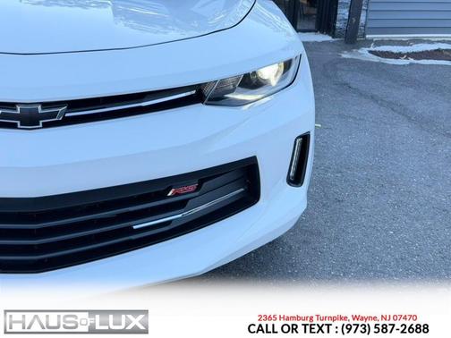 Summit White 2018 Chevrolet Camaro 2LT