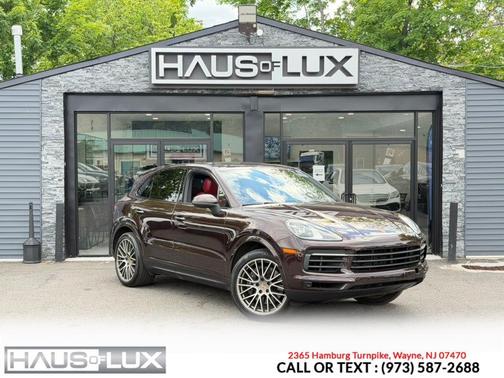 Mahogany Metallic 2023 Porsche Cayenne Platinum Edition