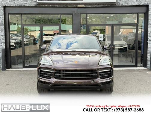 Mahogany Metallic 2023 Porsche Cayenne Platinum Edition