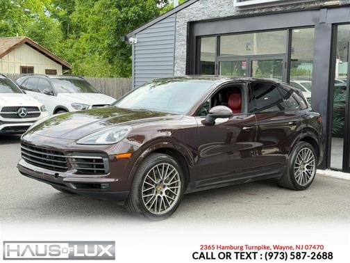 Mahogany Metallic 2023 Porsche Cayenne Platinum Edition
