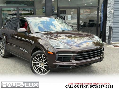 Mahogany Metallic 2023 Porsche Cayenne Platinum Edition