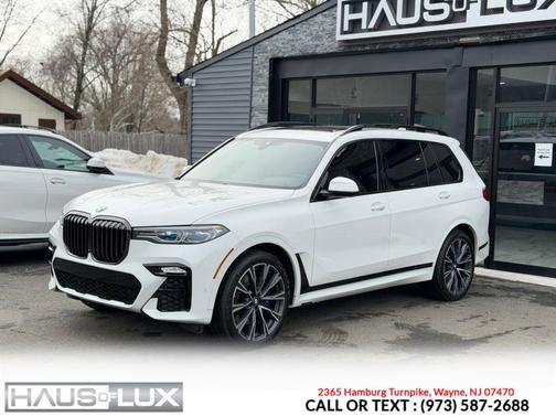 2022 BMW X7 M50i