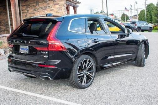 Photo 3 of 33 of 2019 Volvo XC60 T6 R-Design