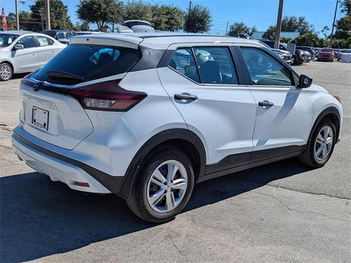 2023 Nissan Kicks S