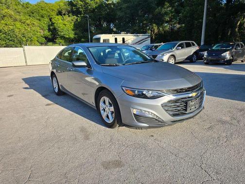 Sterling Gray Metallic 2024 Chevrolet Malibu FWD 1LT